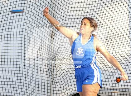Thumbnail 1 in E.D. White(Catholic Relays) photogallery.