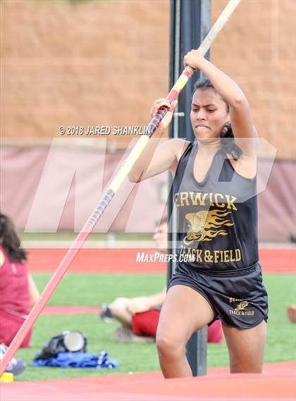 Thumbnail 1 in E.D. White(Catholic Relays) photogallery.