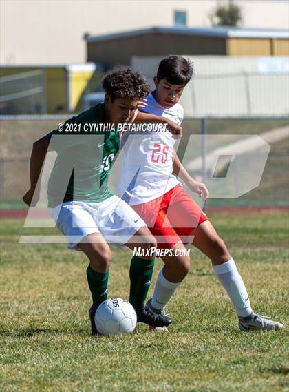 Thumbnail 3 in Smoky Hill vs. Denver East photogallery.