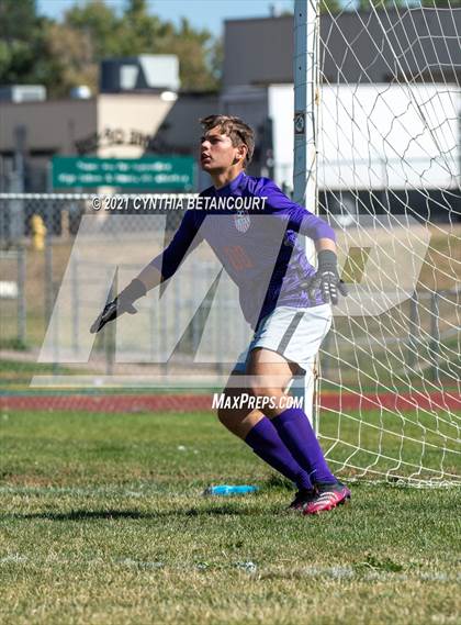Thumbnail 3 in Smoky Hill vs. Denver East photogallery.