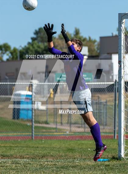 Thumbnail 3 in Smoky Hill vs. Denver East photogallery.