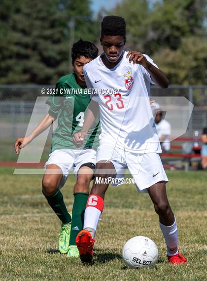 Thumbnail 2 in Smoky Hill vs. Denver East photogallery.