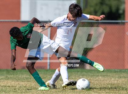 Thumbnail 3 in Smoky Hill vs. Denver East photogallery.