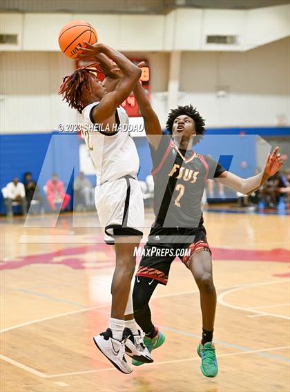 Thumbnail 1 in Florida State University High School vs Blake  (Sun Bash Tourney) photogallery.