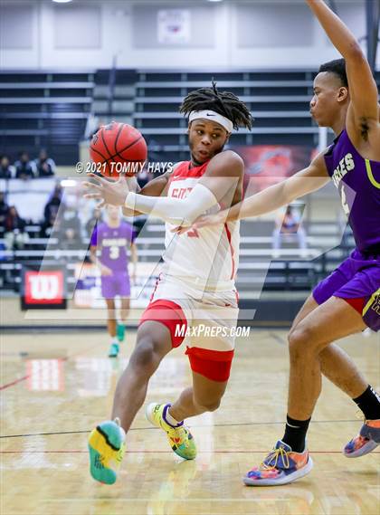 Thumbnail 1 in Richardson vs. South Grand Prairie (Whataburger Tournament) photogallery.