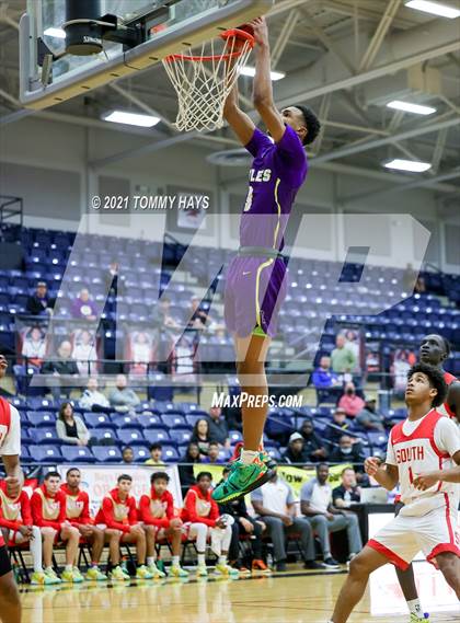 Thumbnail 1 in Richardson vs. South Grand Prairie (Whataburger Tournament) photogallery.