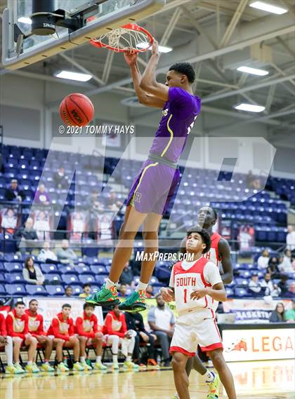 Thumbnail 2 in Richardson vs. South Grand Prairie (Whataburger Tournament) photogallery.