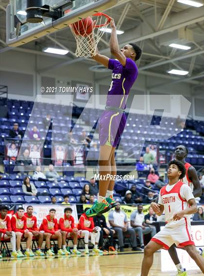 Thumbnail 2 in Richardson vs. South Grand Prairie (Whataburger Tournament) photogallery.