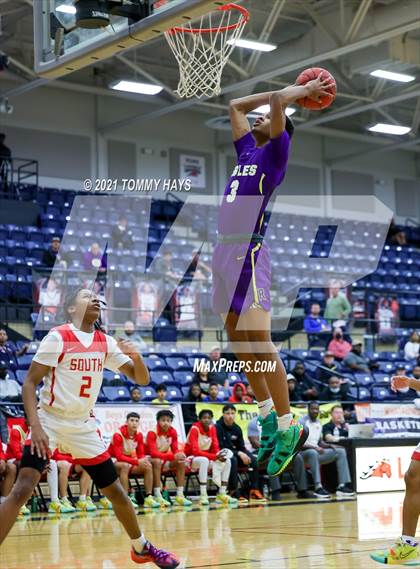Thumbnail 3 in Richardson vs. South Grand Prairie (Whataburger Tournament) photogallery.