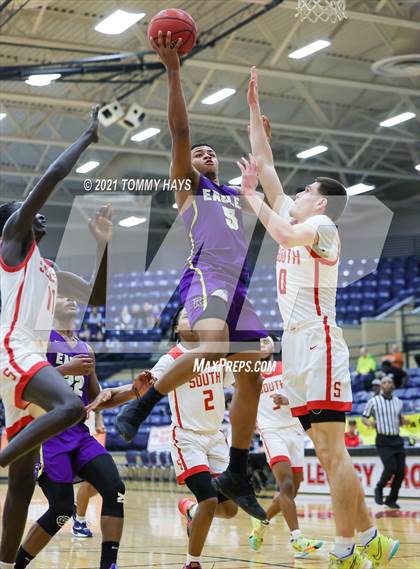 Thumbnail 2 in Richardson vs. South Grand Prairie (Whataburger Tournament) photogallery.