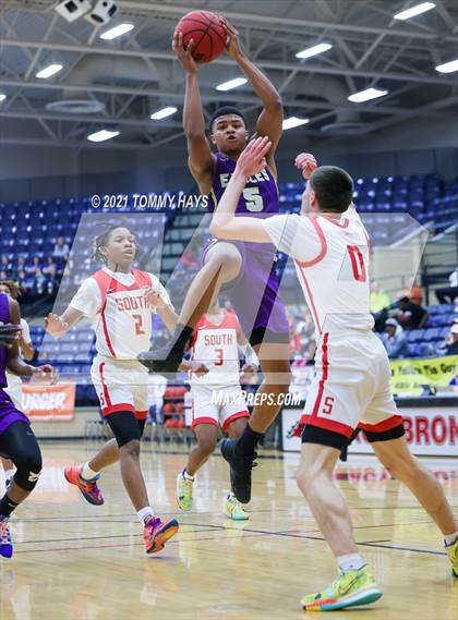 Thumbnail 3 in Richardson vs. South Grand Prairie (Whataburger Tournament) photogallery.