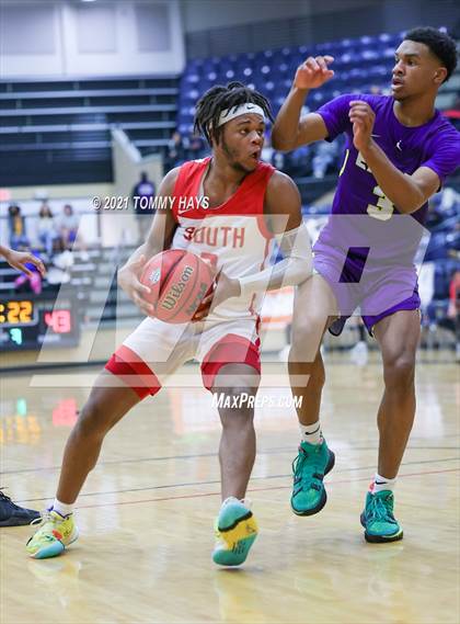 Thumbnail 2 in Richardson vs. South Grand Prairie (Whataburger Tournament) photogallery.