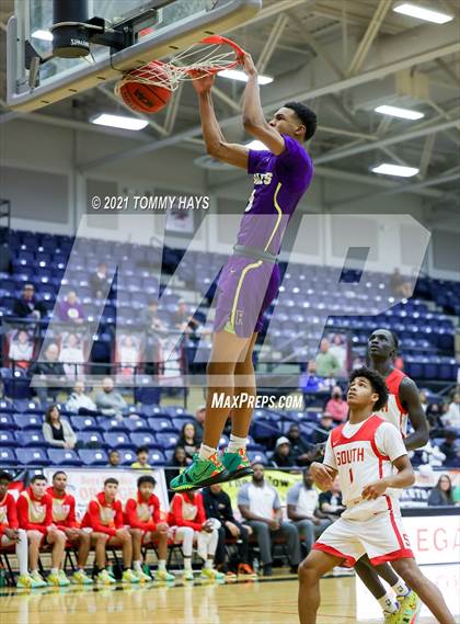 Thumbnail 3 in Richardson vs. South Grand Prairie (Whataburger Tournament) photogallery.