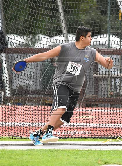 Thumbnail 2 in Stanford Invitational Boys Discus photogallery.