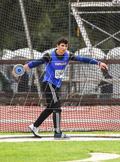 Thumbnail 2 in Stanford Invitational Boys Discus photogallery.