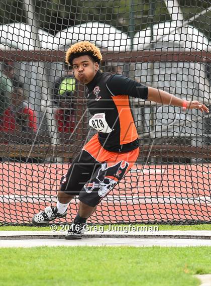 Thumbnail 1 in Stanford Invitational Boys Discus photogallery.