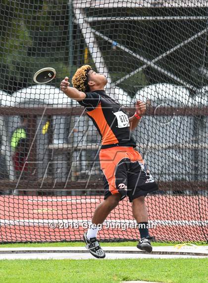 Thumbnail 1 in Stanford Invitational Boys Discus photogallery.