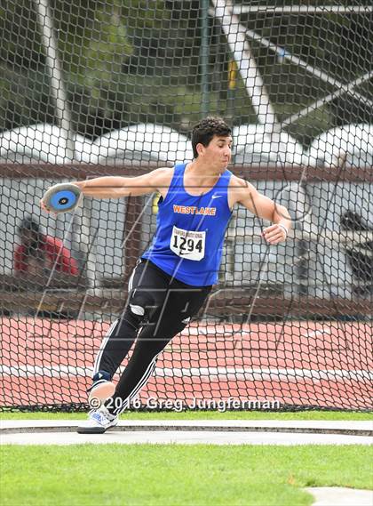 Thumbnail 1 in Stanford Invitational Boys Discus photogallery.