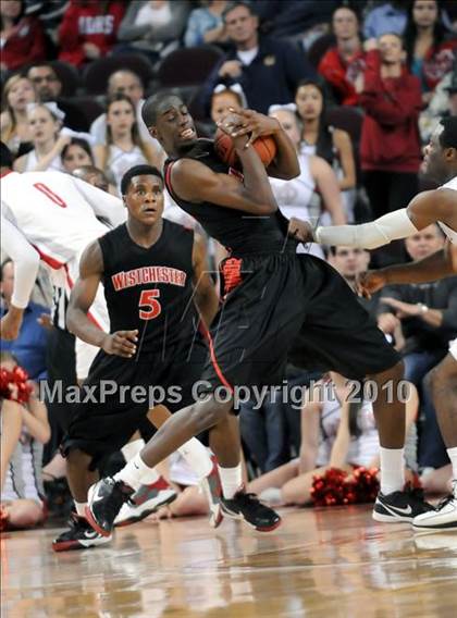 Thumbnail 3 in Westchester vs. Mater Dei (CIF SoCal D1 Final) photogallery.