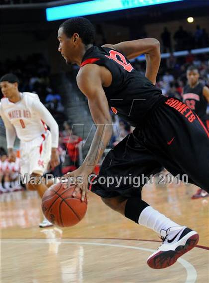 Thumbnail 3 in Westchester vs. Mater Dei (CIF SoCal D1 Final) photogallery.