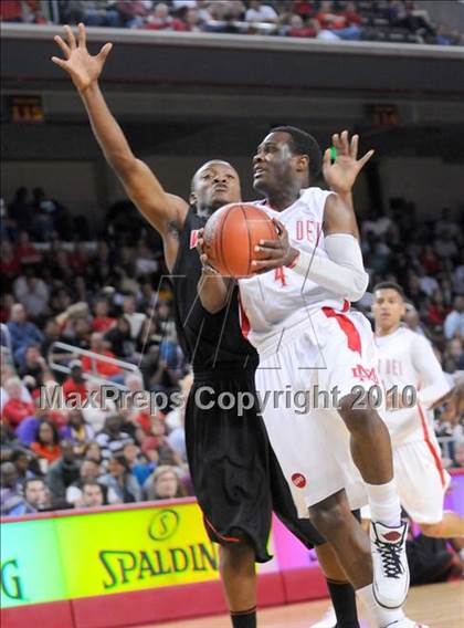 Thumbnail 2 in Westchester vs. Mater Dei (CIF SoCal D1 Final) photogallery.