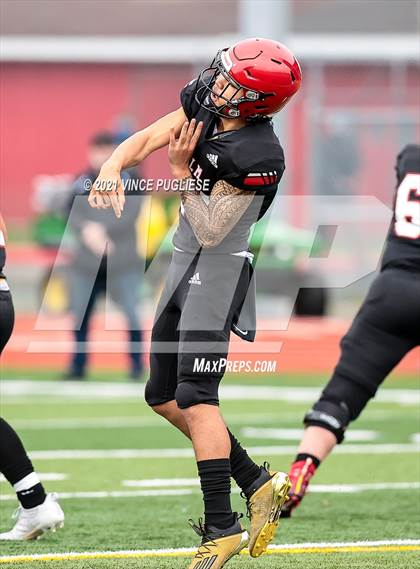 Thumbnail 2 in Seattle Prep @ Yelm (3A Playoffs) photogallery.