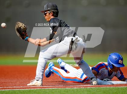 Thumbnail 3 in Grand Oaks vs Willis photogallery.