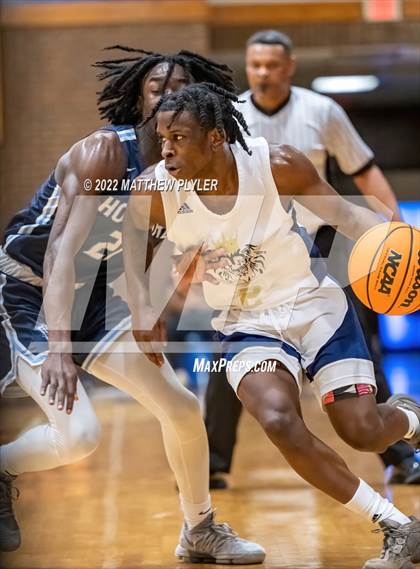 Thumbnail 3 in Hoggard vs. New Life Christian Academy (Cumberland County Holiday Classic) photogallery.
