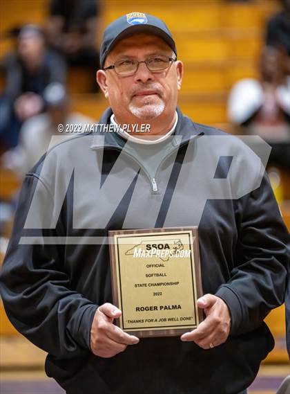 Thumbnail 1 in Hoggard vs. New Life Christian Academy (Cumberland County Holiday Classic) photogallery.