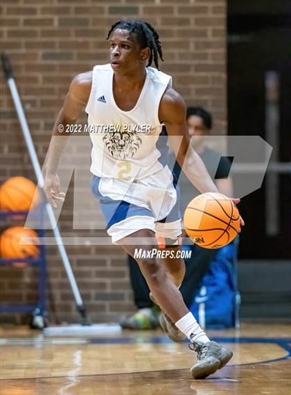 Thumbnail 2 in Hoggard vs. New Life Christian Academy (Cumberland County Holiday Classic) photogallery.