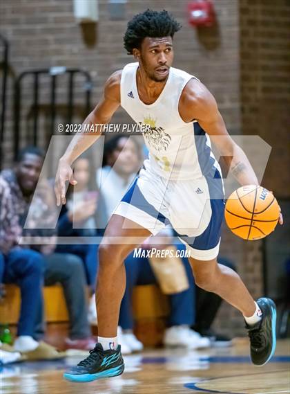 Thumbnail 1 in Hoggard vs. New Life Christian Academy (Cumberland County Holiday Classic) photogallery.