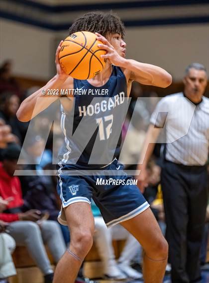 Thumbnail 3 in Hoggard vs. New Life Christian Academy (Cumberland County Holiday Classic) photogallery.