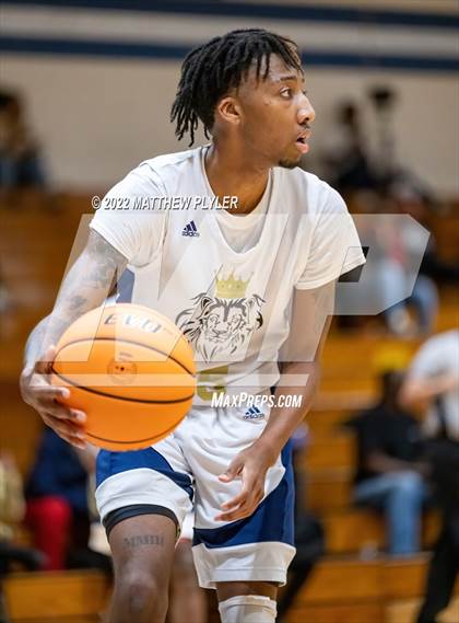 Thumbnail 3 in Hoggard vs. New Life Christian Academy (Cumberland County Holiday Classic) photogallery.