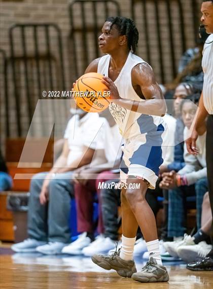 Thumbnail 2 in Hoggard vs. New Life Christian Academy (Cumberland County Holiday Classic) photogallery.