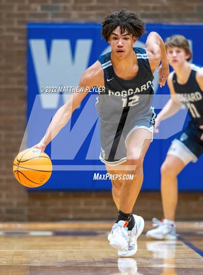Thumbnail 3 in Hoggard vs. New Life Christian Academy (Cumberland County Holiday Classic) photogallery.