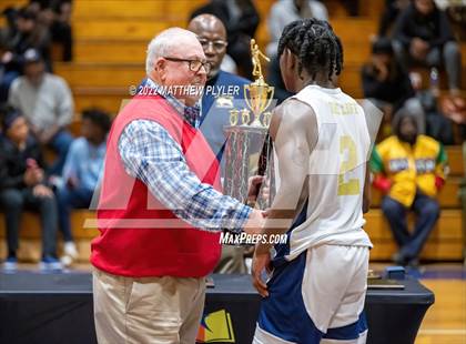 Thumbnail 3 in Hoggard vs. New Life Christian Academy (Cumberland County Holiday Classic) photogallery.