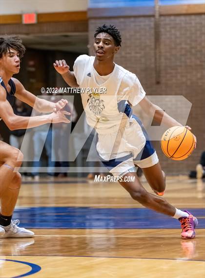 Thumbnail 1 in Hoggard vs. New Life Christian Academy (Cumberland County Holiday Classic) photogallery.