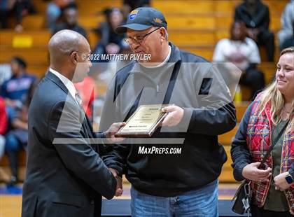 Thumbnail 3 in Hoggard vs. New Life Christian Academy (Cumberland County Holiday Classic) photogallery.