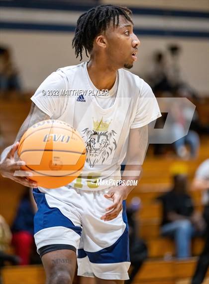Thumbnail 1 in Hoggard vs. New Life Christian Academy (Cumberland County Holiday Classic) photogallery.