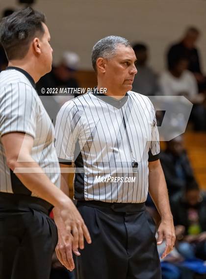 Thumbnail 3 in Hoggard vs. New Life Christian Academy (Cumberland County Holiday Classic) photogallery.