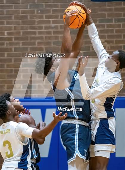 Thumbnail 1 in Hoggard vs. New Life Christian Academy (Cumberland County Holiday Classic) photogallery.