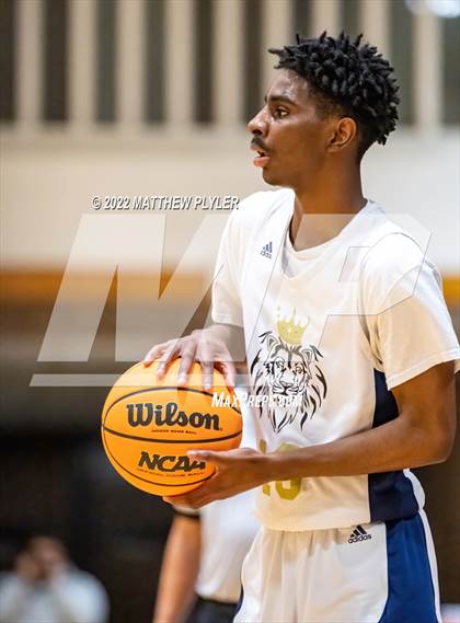 Thumbnail 1 in Hoggard vs. New Life Christian Academy (Cumberland County Holiday Classic) photogallery.