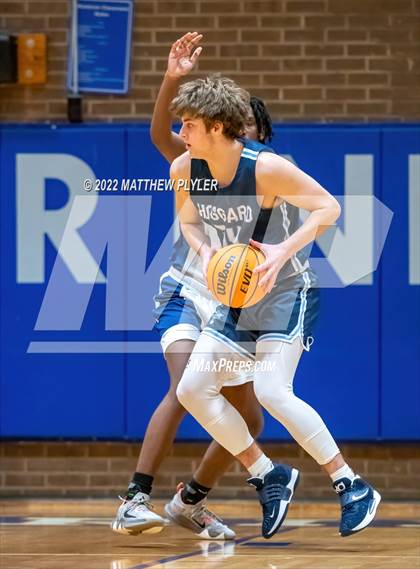 Thumbnail 2 in Hoggard vs. New Life Christian Academy (Cumberland County Holiday Classic) photogallery.