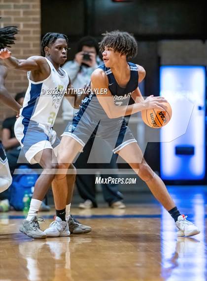 Thumbnail 1 in Hoggard vs. New Life Christian Academy (Cumberland County Holiday Classic) photogallery.