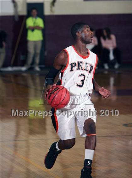 Thumbnail 1 in Mt. Vernon vs Cathedral Prep (McDonald's Classic) photogallery.