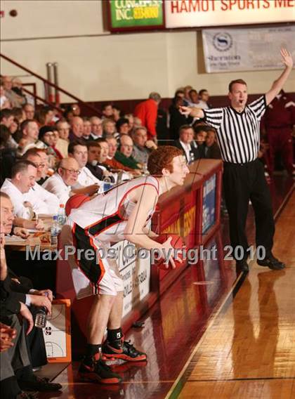 Thumbnail 3 in Mt. Vernon vs Cathedral Prep (McDonald's Classic) photogallery.