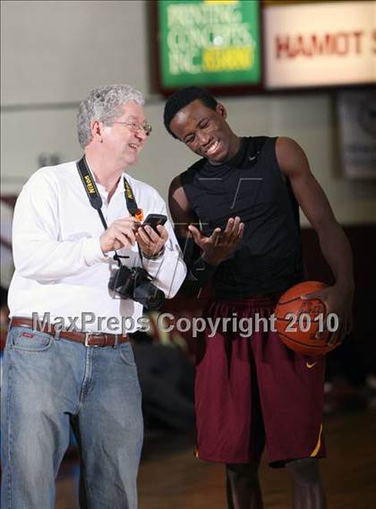 Thumbnail 1 in Mt. Vernon vs Cathedral Prep (McDonald's Classic) photogallery.