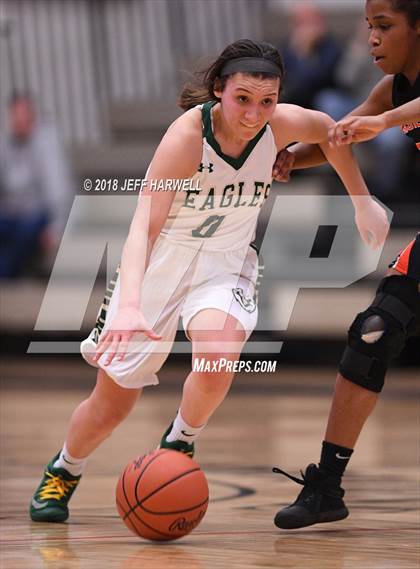 Thumbnail 3 in Washington vs. GlenOak (OHSAA Division I District Semifinal) photogallery.