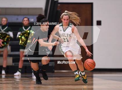 Thumbnail 3 in Washington vs. GlenOak (OHSAA Division I District Semifinal) photogallery.