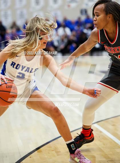 Thumbnail 3 in Fishers vs Hamilton Southeastern (IHSAA 4A Sectional Championship) photogallery.